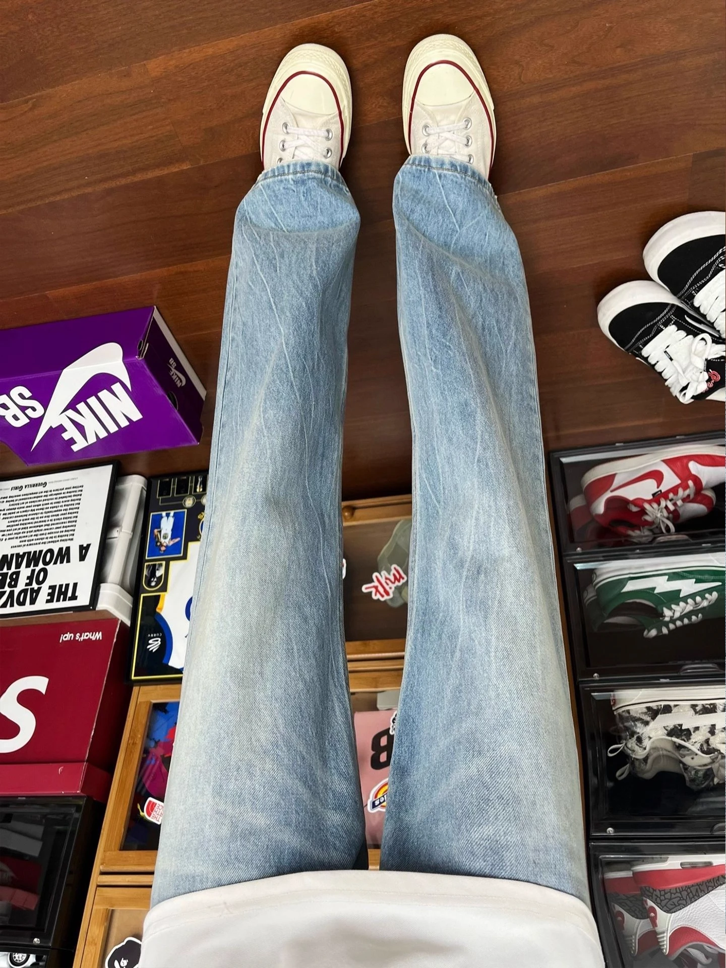 Мужские джинсы с синим молнией в стиле ретро, Cleanfit, прямые брюки с завышенной талией, винтажные повседневные брюки High Street Vibe, осенний сезон
Мужские джинсы с синим молнией в стиле ретро, Cleanfit, прямые брюки с завышенной талией, винтажные повседневные брюки High Street Vibe, осенний сезон