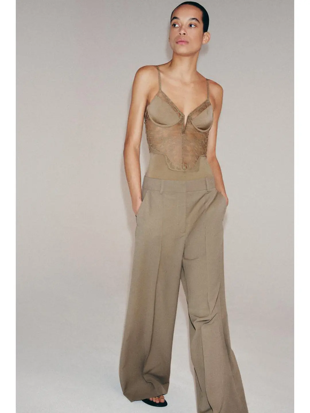 Spring Women's Loose Long Pants Metal Hook Button Trousers Minimalist Waistband Ribbed Decoration Casual Pants Ladies
Spring Women's Loose Long Pants Metal Hook Button Trousers Minimalist Waistband Ribbed Decoration Casual Pants Ladies