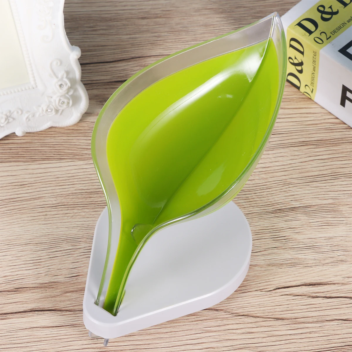 1Pc Creative Suction Cup Soap Holder Leaf Shape Draining Soap Dish Tray for Shower Bathroom Kitchen bathroom accessories
1Pc Creative Suction Cup Soap Holder Leaf Shape Draining Soap Dish Tray for Shower Bathroom Kitchen bathroom accessories