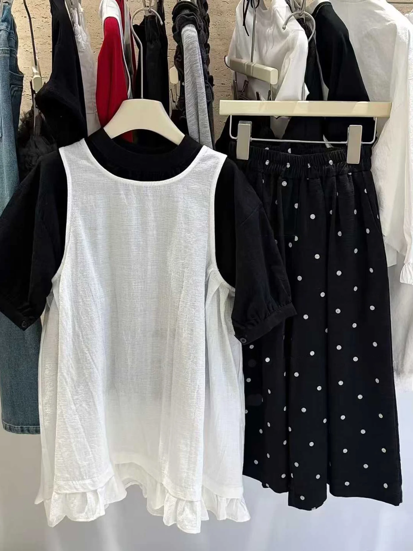 Girls Summer Dress Ruffle Trim round Neck Vest Dress Children's Fashionable Simple Style Mid-Low Waist Midi Skirt White
Girls Summer Dress Ruffle Trim round Neck Vest Dress Children's Fashionable Simple Style Mid-Low Waist Midi Skirt White
