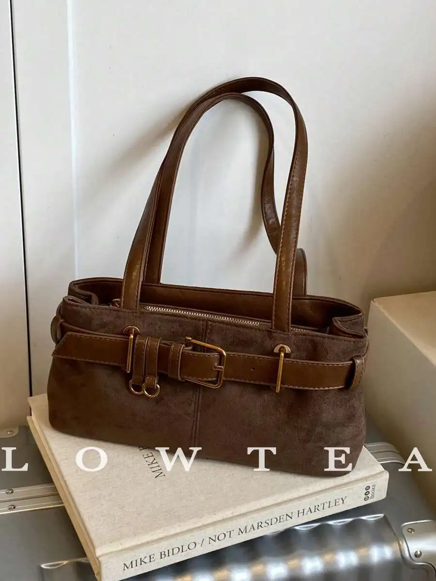 Retro Velvet Square Shoulder Bag - Solid PU Top Handle Purse for Travel Date
Retro Velvet Square Shoulder Bag - Solid PU Top Handle Purse for Travel Date
