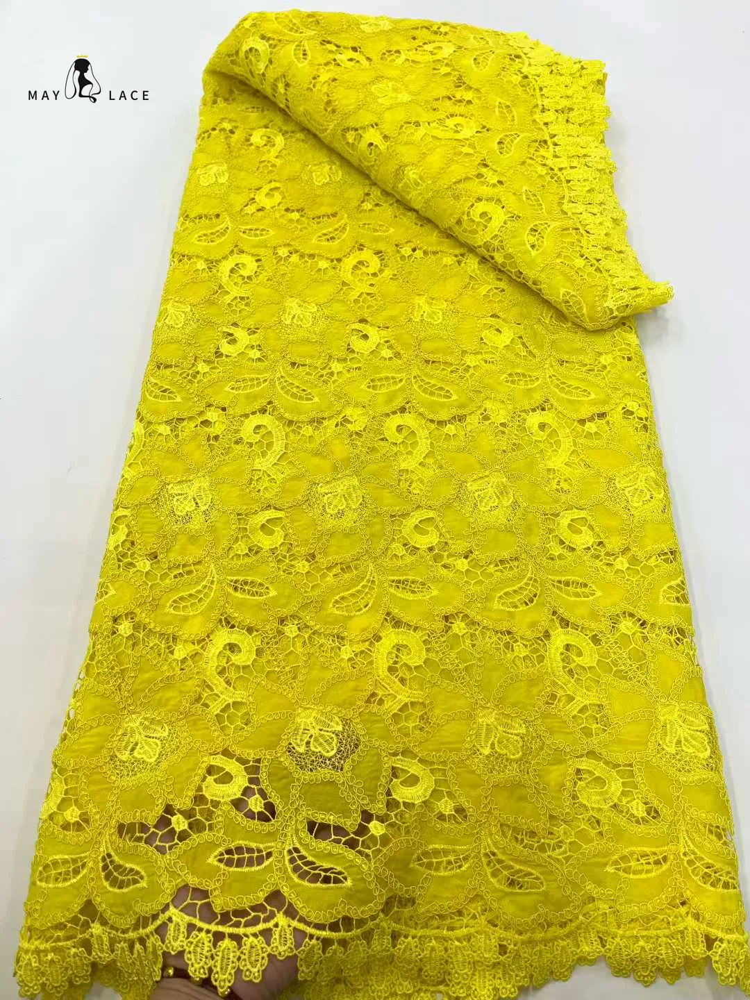 African Milk Silk Mesh Lace Fabric 2025 French Net Lace Fabric Sewing Embroidered Lace Tulle Nigerian Women Wedding Dress Sewing 
African Milk Silk Mesh Lace Fabric 2025 French Net Lace Fabric Sewing Embroidered Lace Tulle Nigerian Women Wedding Dress Sewing