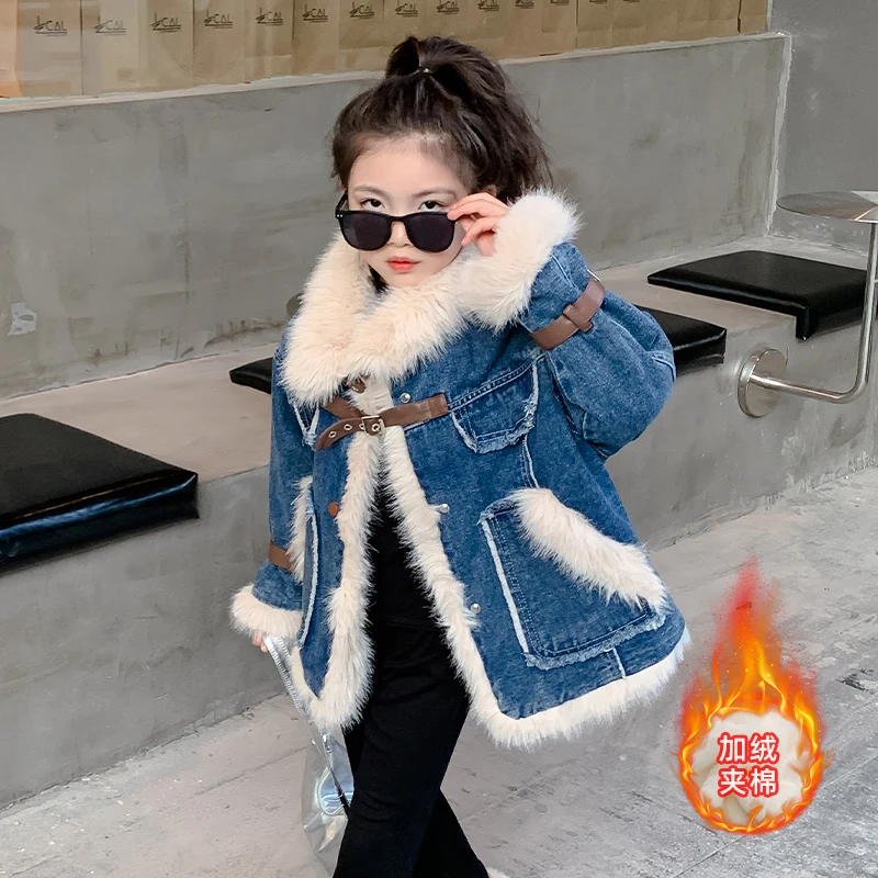2025 Winter Children's Plush Cowboy Jacket with Collar, Girls' Autumn Warm Jacket, Boys' Long Sleeve Sports Cotton Coat
2025 Winter Children's Plush Cowboy Jacket with Collar, Girls' Autumn Warm Jacket, Boys' Long Sleeve Sports Cotton Coat