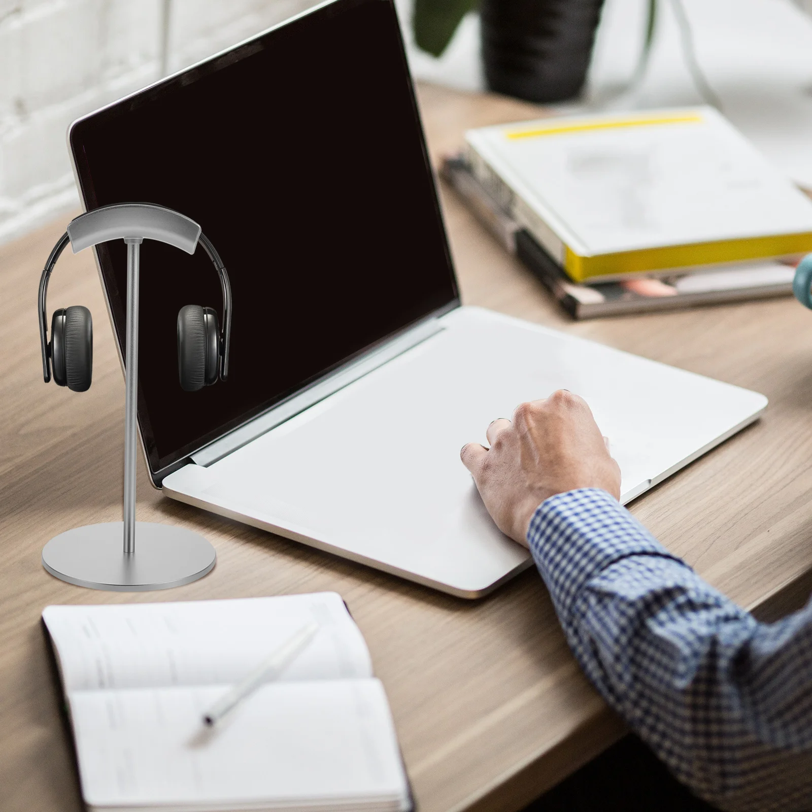 1Pcs Headset Stand Practical Wood Aluminum Desktop Headphone Holder Stable Curve Gaming Headset Support Space Saving
1Pcs Headset Stand Practical Wood Aluminum Desktop Headphone Holder Stable Curve Gaming Headset Support Space Saving