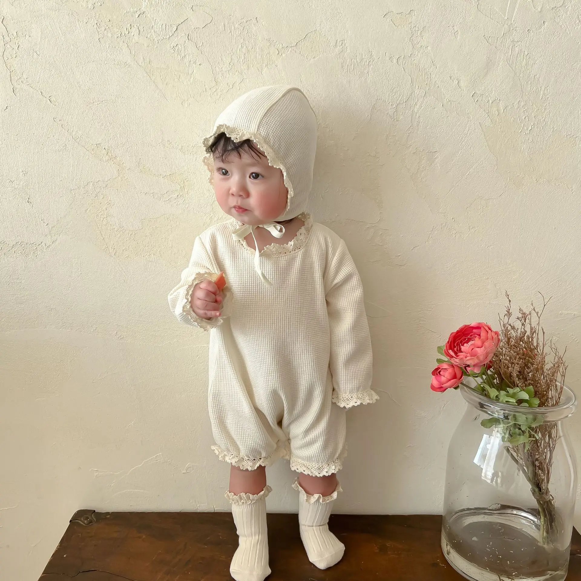 Infant Clothes New Baby Long Sleeve Romper Cotton Waffle Girl Princess Lace Jumpsuit + Hat Solid Comfortable Newborn Romper
Infant Clothes New Baby Long Sleeve Romper Cotton Waffle Girl Princess Lace Jumpsuit + Hat Solid Comfortable Newborn Romper