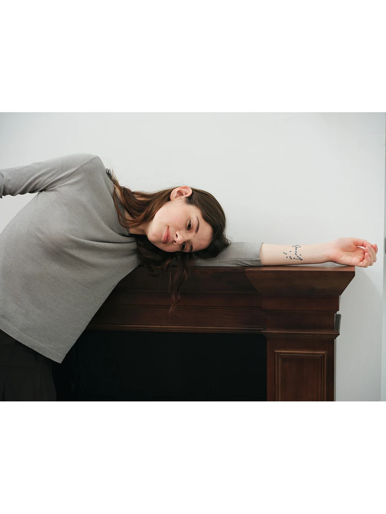 Летняя блузка из шелковистого хлопка с узлом, на одно плечо, женская, приталенная, стандартной длины
Летняя блузка из шелковистого хлопка с узлом, на одно плечо, женская, приталенная, стандартной длины