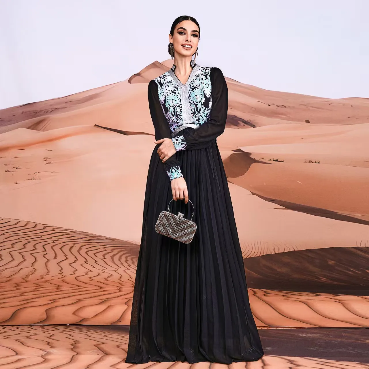 Middle Eastern style Saudi Arabian clothing luxurious Muslim evening gown loose sequin embroidery craftsmanship
Middle Eastern style Saudi Arabian clothing luxurious Muslim evening gown loose sequin embroidery craftsmanship