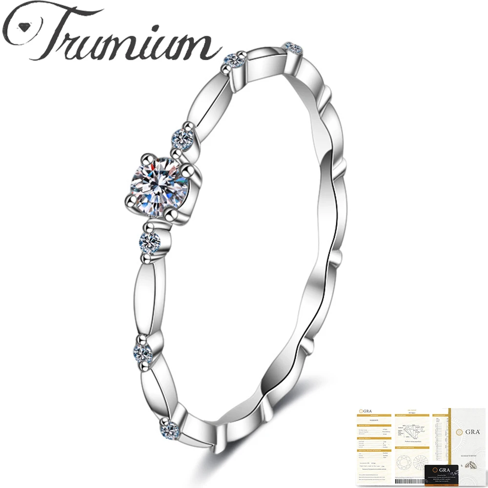 Кольцо Trumium из стерлингового серебра 925 пробы с муассанитом для женщин, волнистое кольцо с центральным камнем круглой огранки, минималистичное обручальное кольцо, ювелирное изделие
Кольцо Trumium из стерлингового серебра 925 пробы с муассанитом для женщин, волнистое кольцо с центральным камнем круглой огранки, минималистичное обручальное кольцо, ювелирное изделие