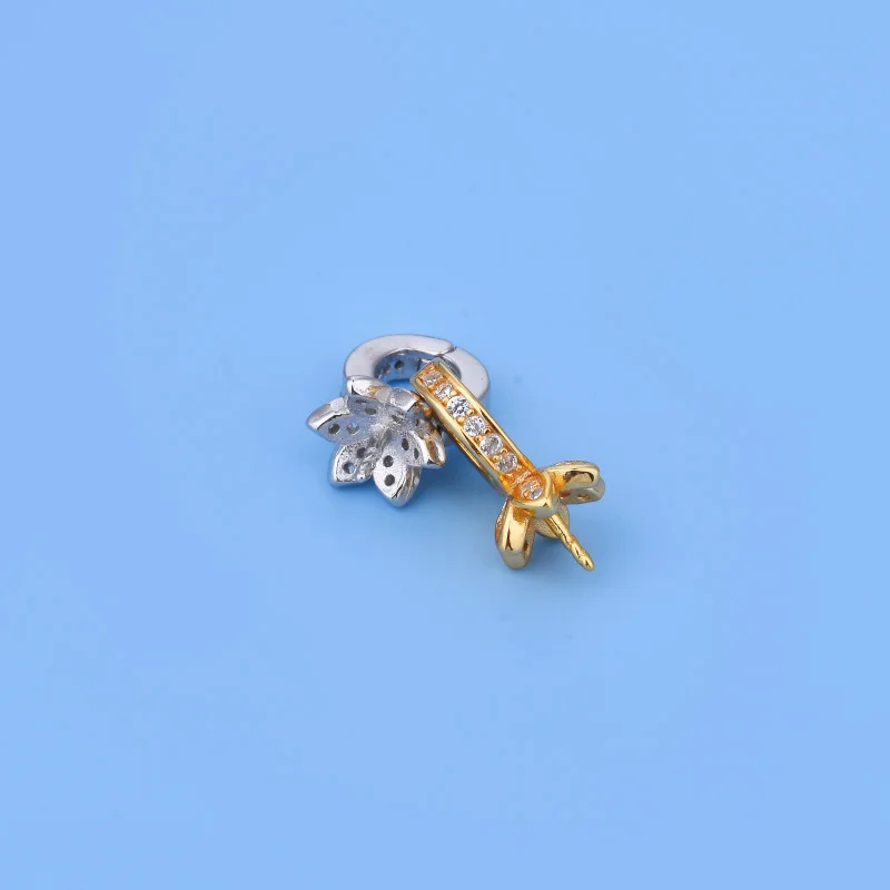 S925 Sterling silver gold-plated flower bead holder can be opened buckle needle DIY beaded material pearl accessories
S925 Sterling silver gold-plated flower bead holder can be opened buckle needle DIY beaded material pearl accessories