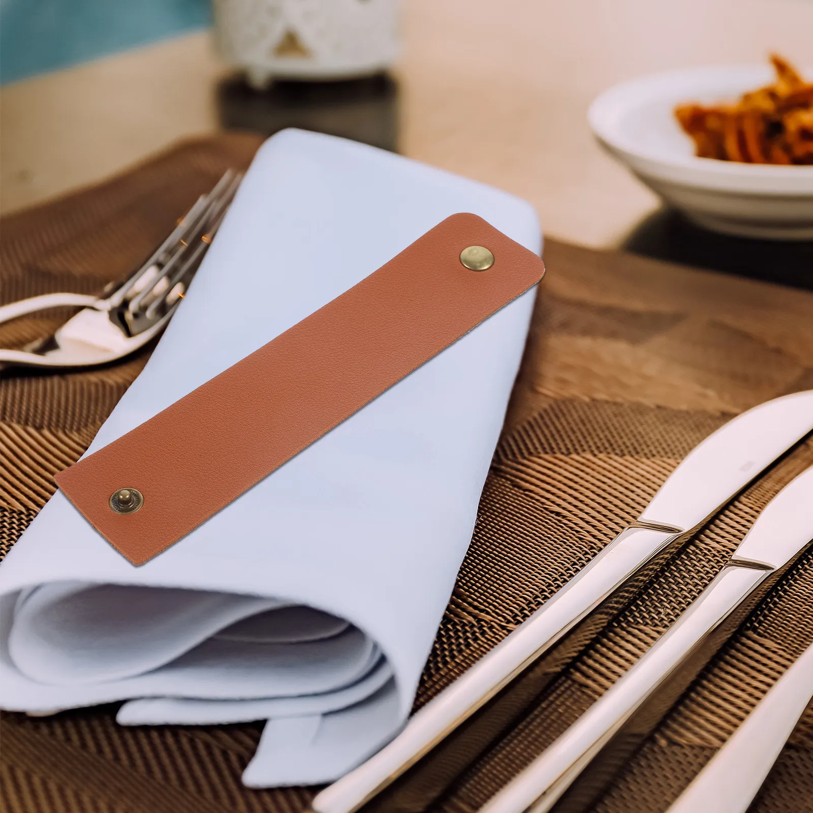 4Pcs PU Napkin Rings Wear Resistant Waterproof Dining Table Ornaments Napkin Holder Belt Keepers Decorative
4Pcs PU Napkin Rings Wear Resistant Waterproof Dining Table Ornaments Napkin Holder Belt Keepers Decorative