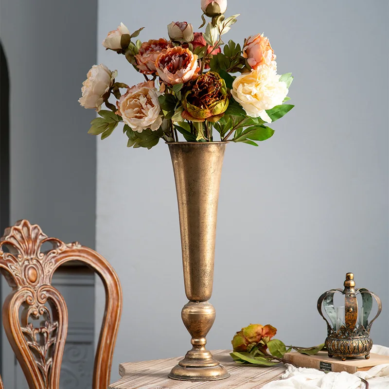 European vintage gold vase wedding decoration props feature restaurant desktop iron ornaments florist flower arrangement vases
European vintage gold vase wedding decoration props feature restaurant desktop iron ornaments florist flower arrangement vases