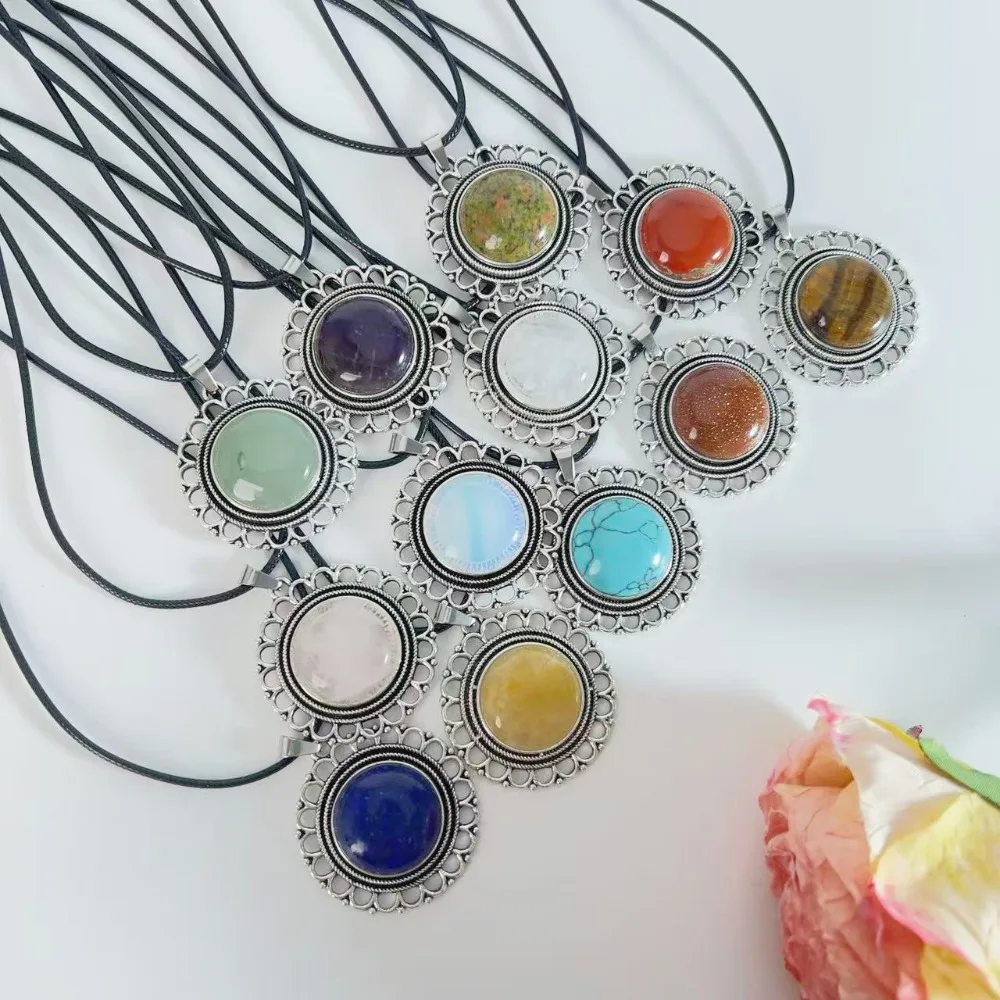 Vintage Round Natural Stone Pendants, Retro Flower Frame Crystal Necklaces for Women
Vintage Round Natural Stone Pendants, Retro Flower Frame Crystal Necklaces for Women