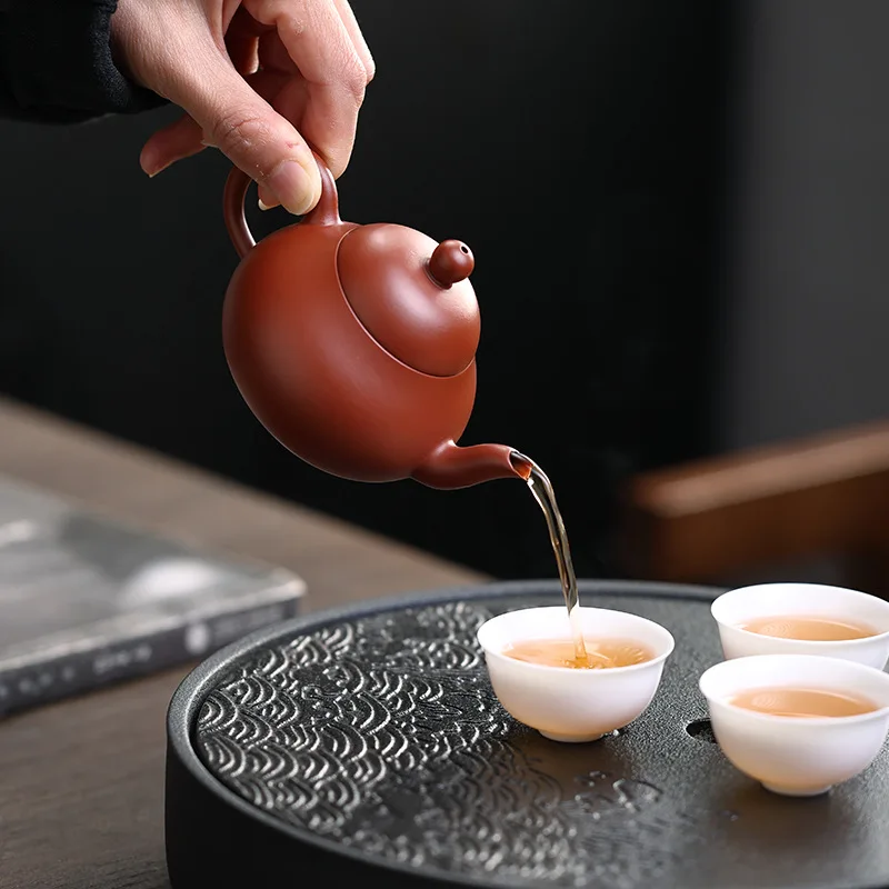 Китайские исинские чайники из фиолетовой глины, сырая руда Dahongpao, домашний чайник, аксессуары для чайной церемонии, бытовые чайники Zisha
Китайские исинские чайники из фиолетовой глины, сырая руда Dahongpao, домашний чайник, аксессуары для чайной церемонии, бытовые чайники Zisha