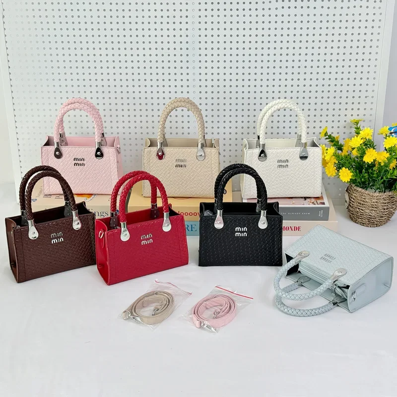 2025 женская новая тканая мини-квадратная сумка-тоут - оптовая модная ручная/сумка через плечо для женщин
2025 женская новая тканая мини-квадратная сумка-тоут - оптовая модная ручная/сумка через плечо для женщин