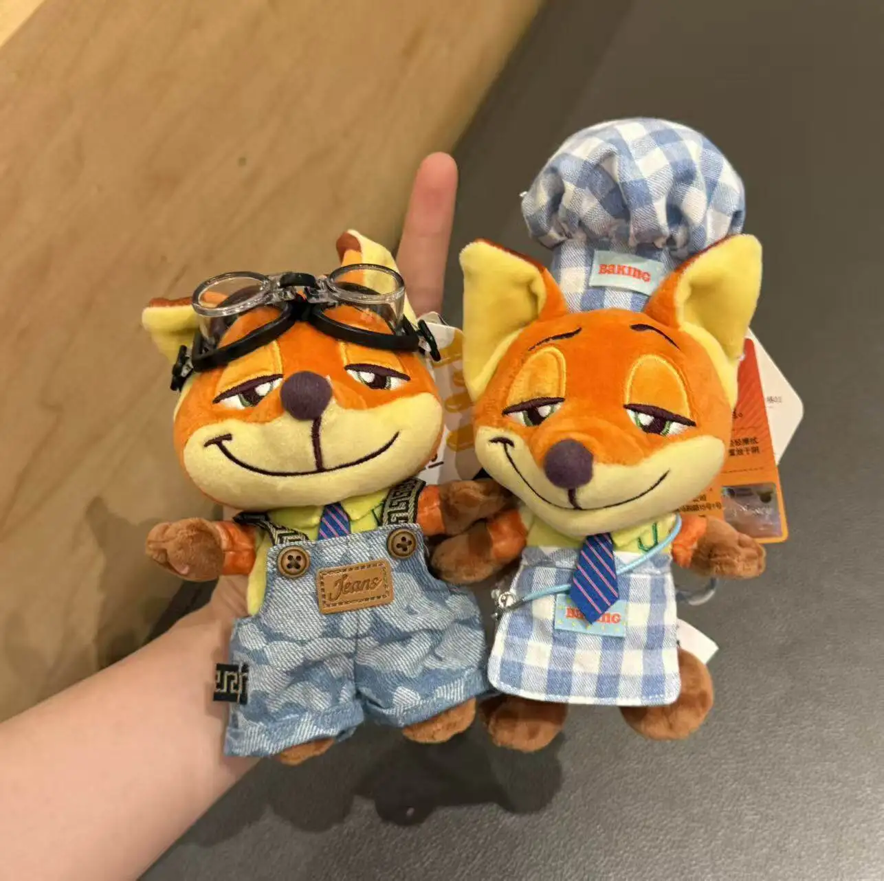 Genuine Zootopia Leopard Police Officer Fox Nick Judy Cute Plush Doll Small Bag Pendant Keychain Bag charm High quality
Genuine Zootopia Leopard Police Officer Fox Nick Judy Cute Plush Doll Small Bag Pendant Keychain Bag charm High quality
