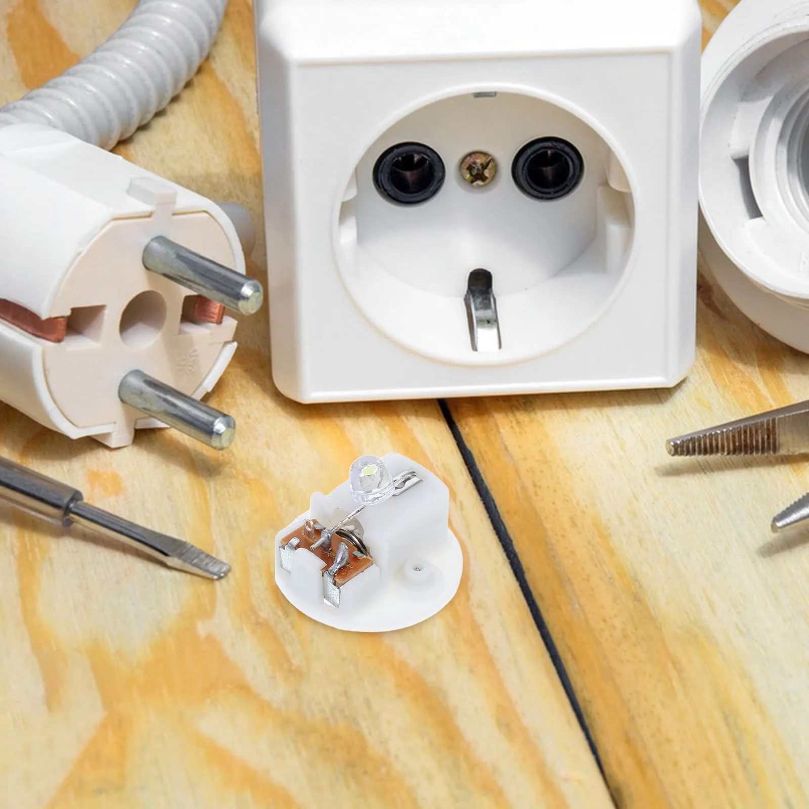 20 шт. светящихся брелоков с разноцветной LED-подсветкой, мигающая подставка, портативный светящийся брелок для дома, автомобиля, сумки, ручной клади, улицы
20 шт. светящихся брелоков с разноцветной LED-подсветкой, мигающая подставка, портативный светящийся брелок для дома, автомобиля, сумки, ручной клади, улицы