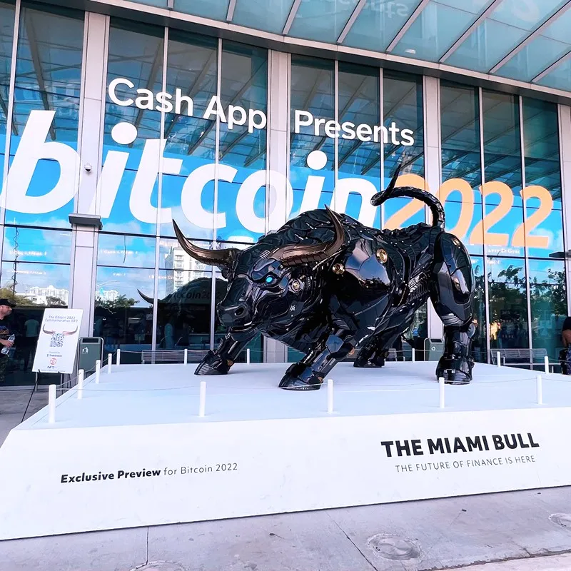 20cm The Miami Bitcoin Bull Model Statue Robot Sculpture Office Desk Home Decoration Coins Badge Wall Street OX Bitcoin
20cm The Miami Bitcoin Bull Model Statue Robot Sculpture Office Desk Home Decoration Coins Badge Wall Street OX Bitcoin