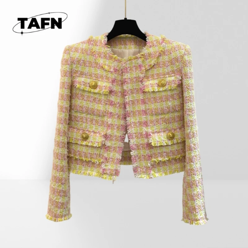 25 Popular European and American Style High-Grade Cashmere Warm Banquet Women's Sweater Coat Simple Fashion High-Grade Warm
25 Popular European and American Style High-Grade Cashmere Warm Banquet Women's Sweater Coat Simple Fashion High-Grade Warm