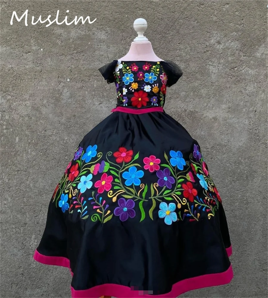 Mexican Theme Black Flower Girls Dress Charro Princess A Line Short Sleeve Kids Pageant Dress Birthday Party Gowns Customized
Mexican Theme Black Flower Girls Dress Charro Princess A Line Short Sleeve Kids Pageant Dress Birthday Party Gowns Customized