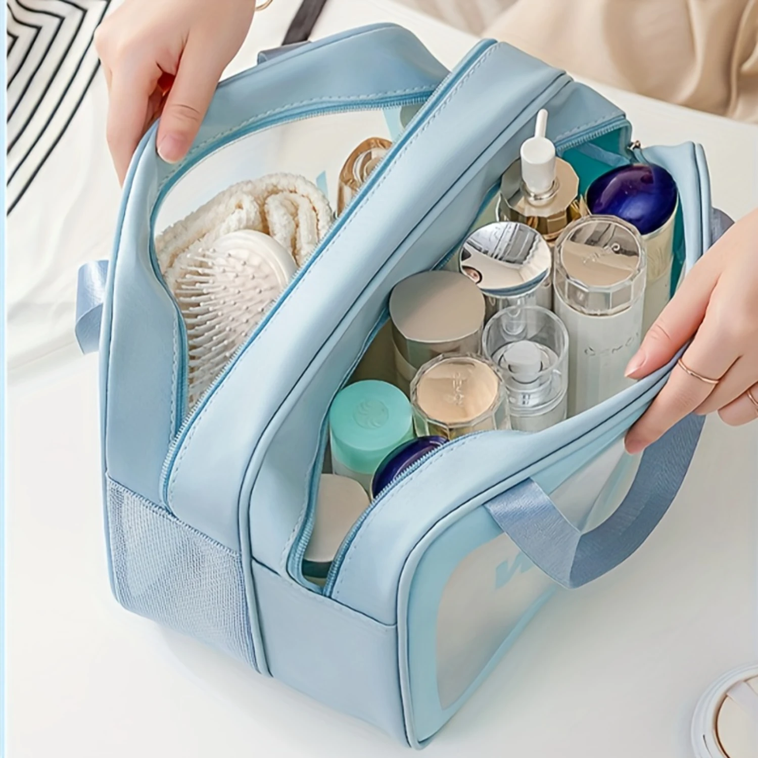 Spacious Double-Layer Toiletry Organizer with Dry/Wet Separation - Ideal for Travel, Holds Makeup &
Spacious Double-Layer Toiletry Organizer with Dry/Wet Separation - Ideal for Travel, Holds Makeup &