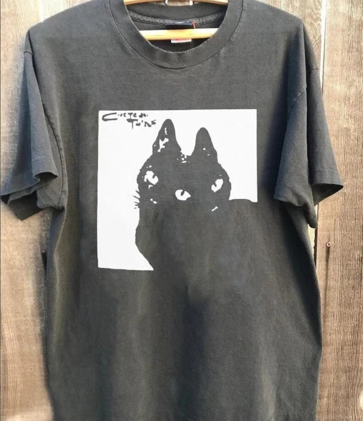 Летняя женская футболка оверсайз в винтажном стиле Cocteau Twin Cat, унисекс, из дышащего хлопка, стильная, универсальная, в уличном стиле
Летняя женская футболка оверсайз в винтажном стиле Cocteau Twin Cat, унисекс, из дышащего хлопка, стильная, универсальная, в уличном стиле