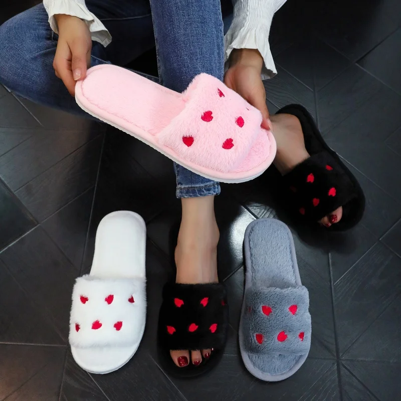 2026 Four Season Fluffy Furry Leopard Slipper Women Indoor Lightweight Little Heart Fur Slides Couples Indoor Floor Soft Sandals
2026 Four Season Fluffy Furry Leopard Slipper Women Indoor Lightweight Little Heart Fur Slides Couples Indoor Floor Soft Sandals