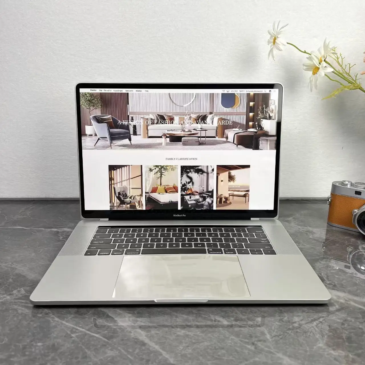 Simulation laptop model MacBook Pro 15 inch computer model model model room desktop decoration ornament
Simulation laptop model MacBook Pro 15 inch computer model model model room desktop decoration ornament