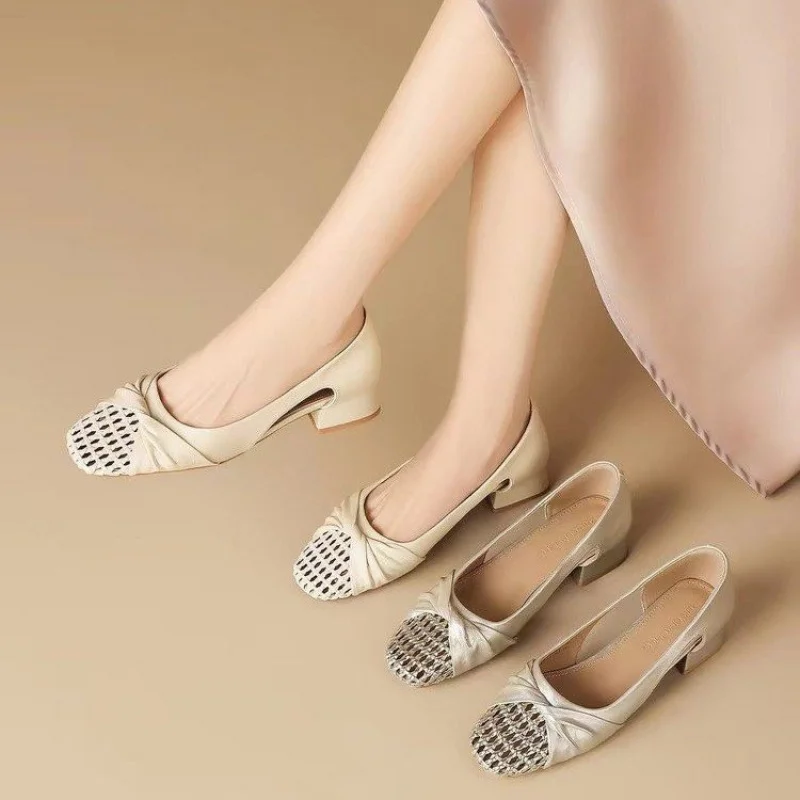 2026Summer new style French-style shallow single shoes for women, hollow breathable woven chunky heel Mary Jane shoes for women
2026Summer new style French-style shallow single shoes for women, hollow breathable woven chunky heel Mary Jane shoes for women