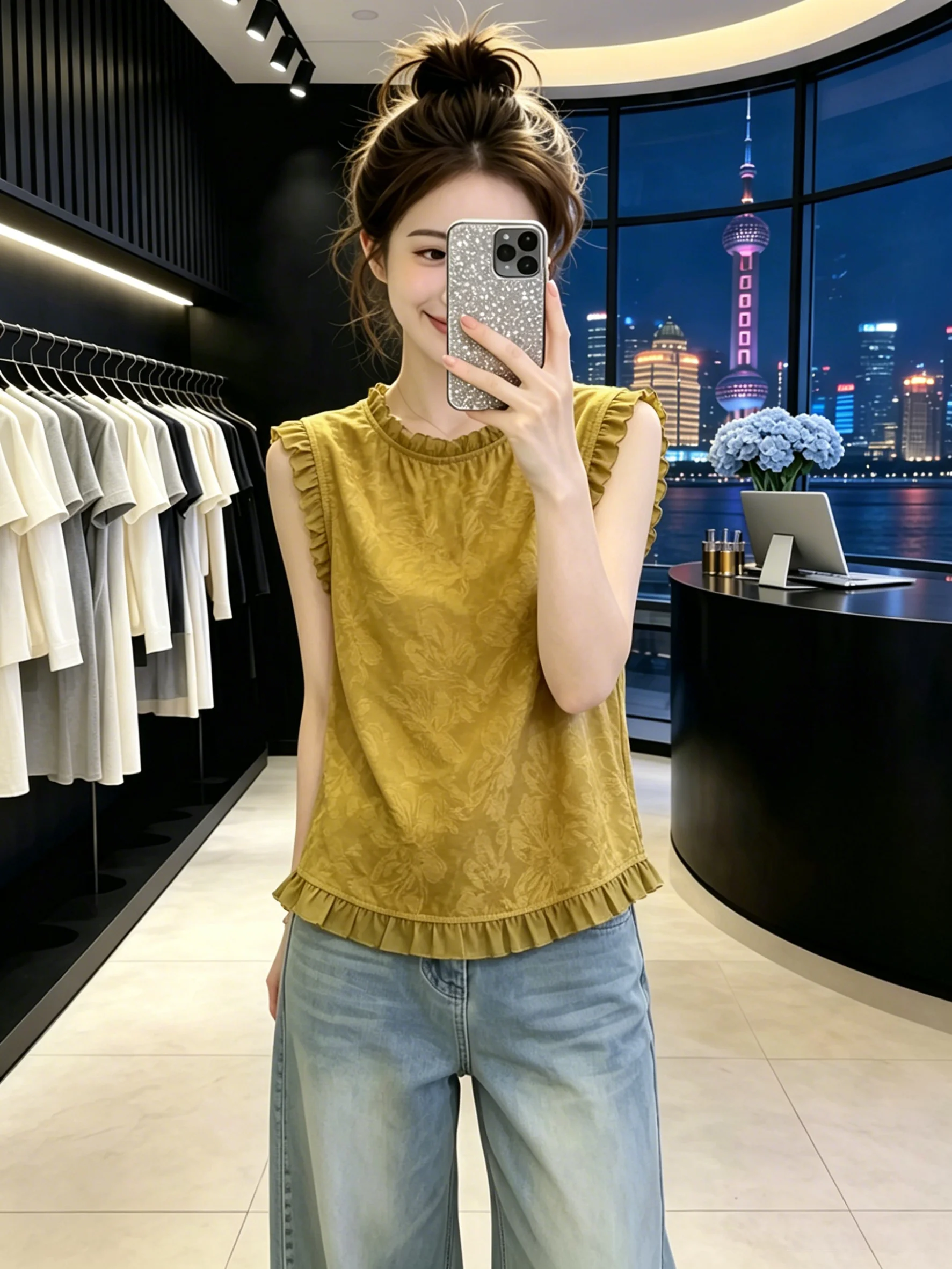 Summer 2026 Women's Loose Fit round Neck Sleeveless Shirt Wooden Ear Design Casual Style Fashionable Versatile Top
Summer 2026 Women's Loose Fit round Neck Sleeveless Shirt Wooden Ear Design Casual Style Fashionable Versatile Top