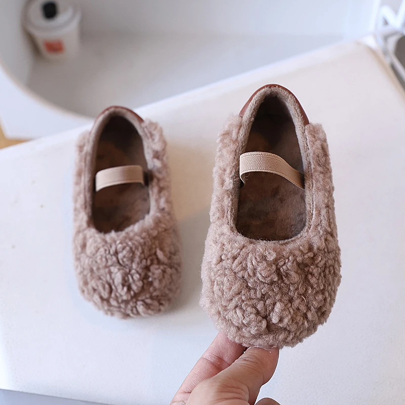 2025 Winter New Fur Cover Toe Light Warm Kids Casual Shoes Warm Non-slip Children Flats Fashion Leisure Comfy Girls Shoes
2025 Winter New Fur Cover Toe Light Warm Kids Casual Shoes Warm Non-slip Children Flats Fashion Leisure Comfy Girls Shoes