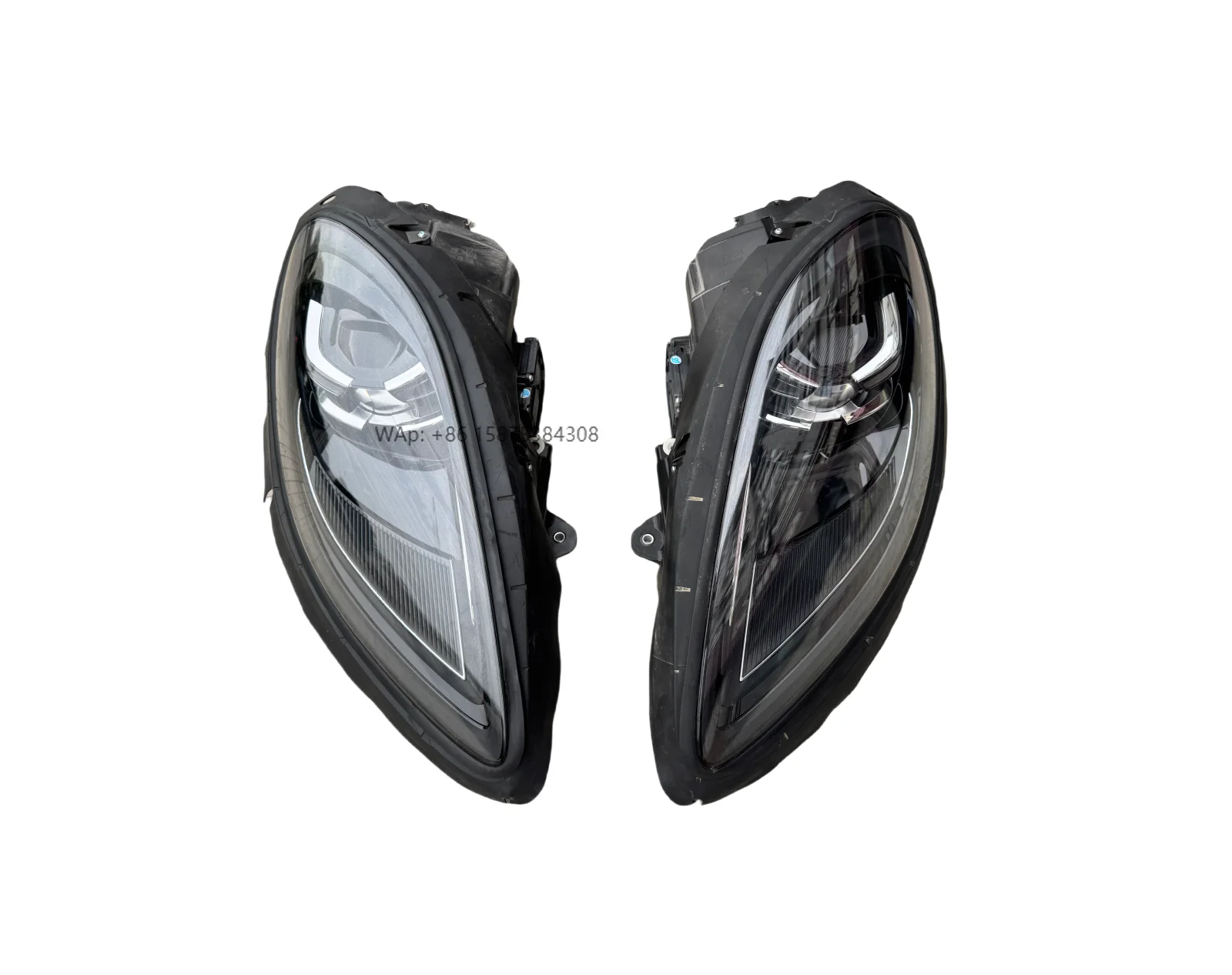 The Classic High-quality Macan 95B Front Left and Right LED Headlights Assist the Steering with High Brightness
The Classic High-quality Macan 95B Front Left and Right LED Headlights Assist the Steering with High Brightness