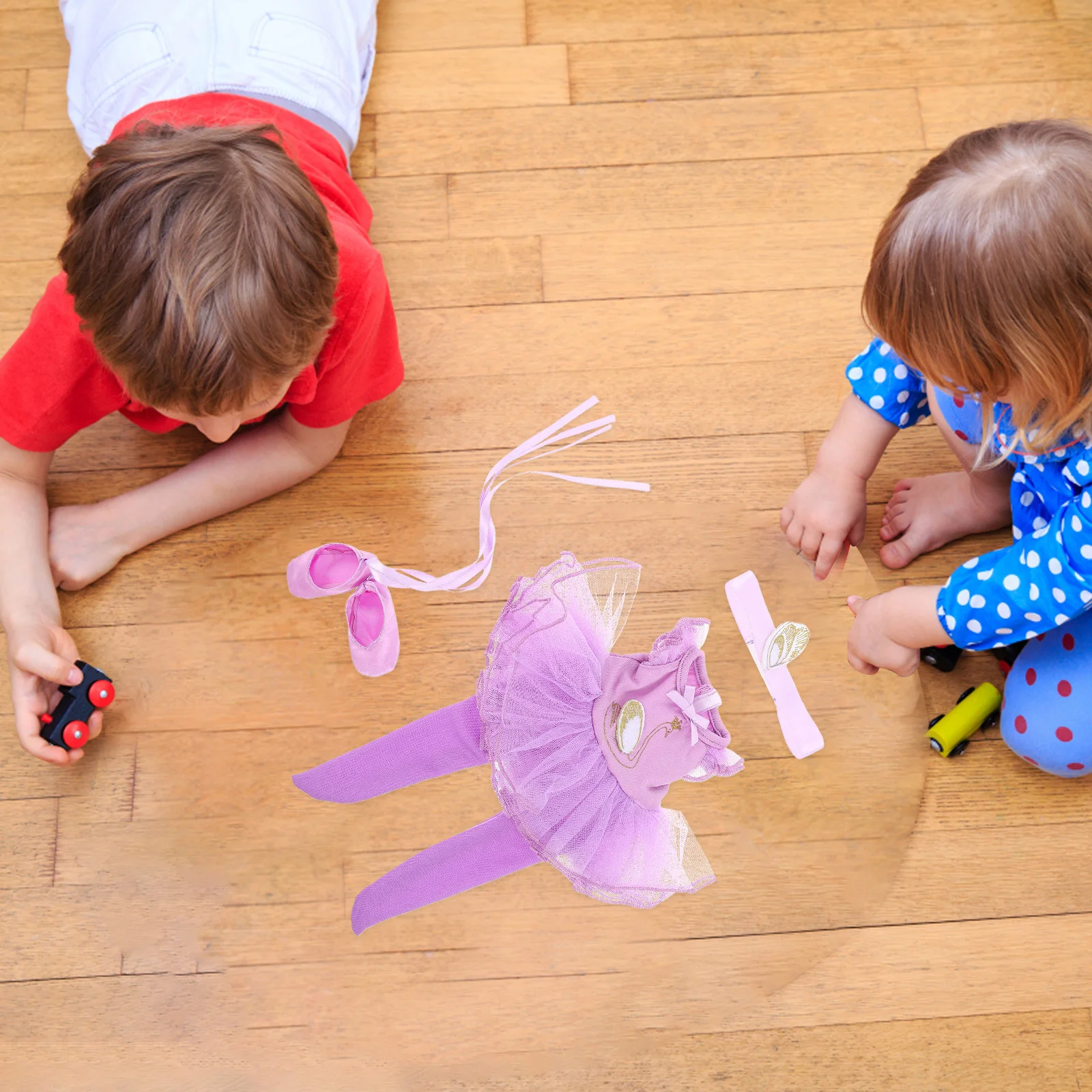 Набор для танцев: костюм балерины для куклы 14 дюймов с туфельками, повязкой на голову и очаровательной юбкой-пачкой. Способствует развитию воображения и переодеванию девочек.
Набор для танцев: костюм балерины для куклы 14 дюймов с туфельками, повязкой на голову и очаровательной юбкой-пачкой. Способствует развитию воображения и переодеванию девочек.