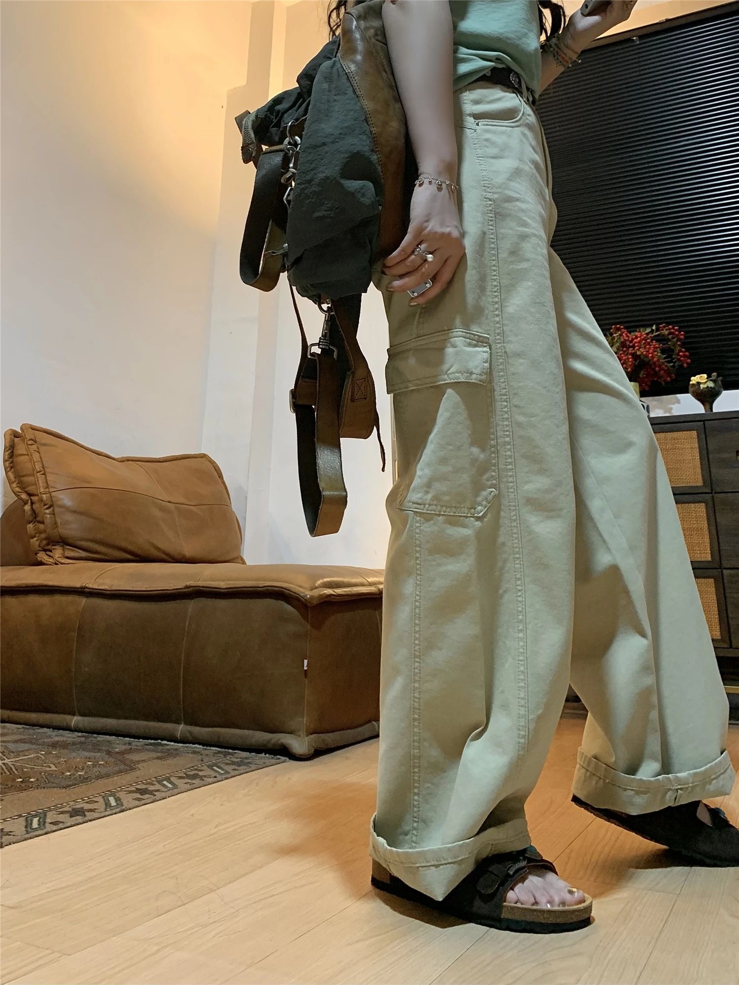 QinEition Cool Girl American Style Wide Leg Work Pants Women's Khaki Casual Straight Pocket Long Trousers High Waist Button C...
QinEition Cool Girl American Style Wide Leg Work Pants Women's Khaki Casual Straight Pocket Long Trousers High Waist Button C...