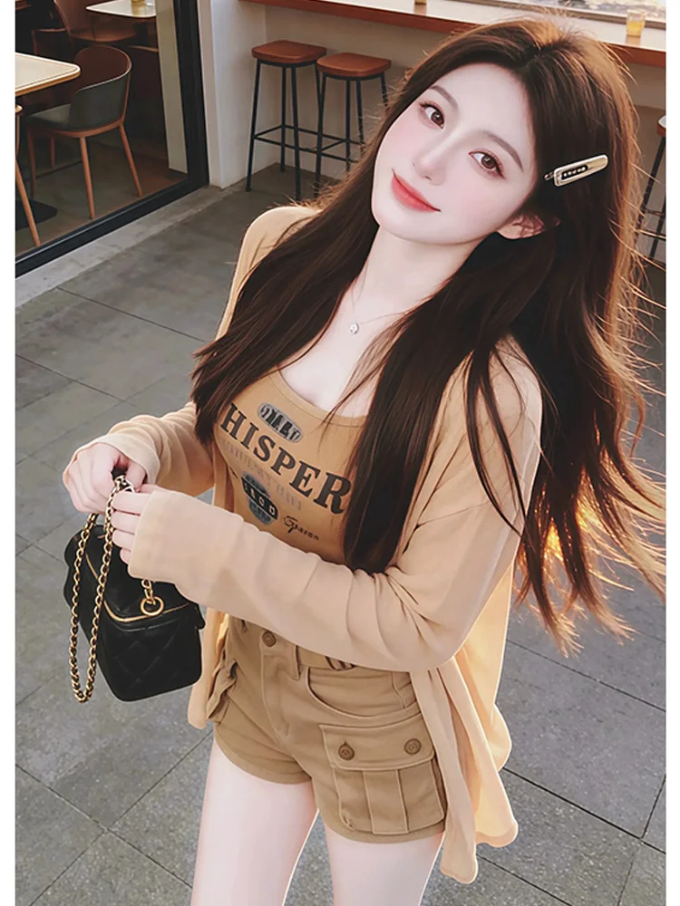 Fashionable Casual Women's Summer 2026 Sun Protection Denim Set Short Shorts Open Cardigan Vest Two Piece Set High Waist
Fashionable Casual Women's Summer 2026 Sun Protection Denim Set Short Shorts Open Cardigan Vest Two Piece Set High Waist