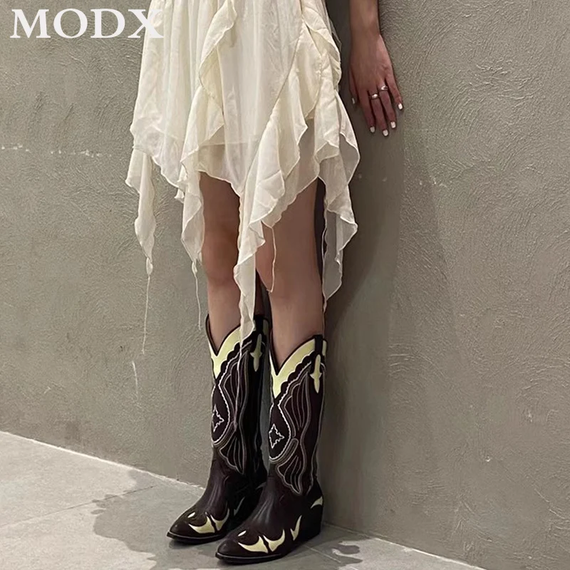 2023 New Vintage Embroidered Western Cowboy Boots Women Fashion All-match Mixed Color Knight Boots Street Style Lady Daily Shoes
2023 New Vintage Embroidered Western Cowboy Boots Women Fashion All-match Mixed Color Knight Boots Street Style Lady Daily Shoes