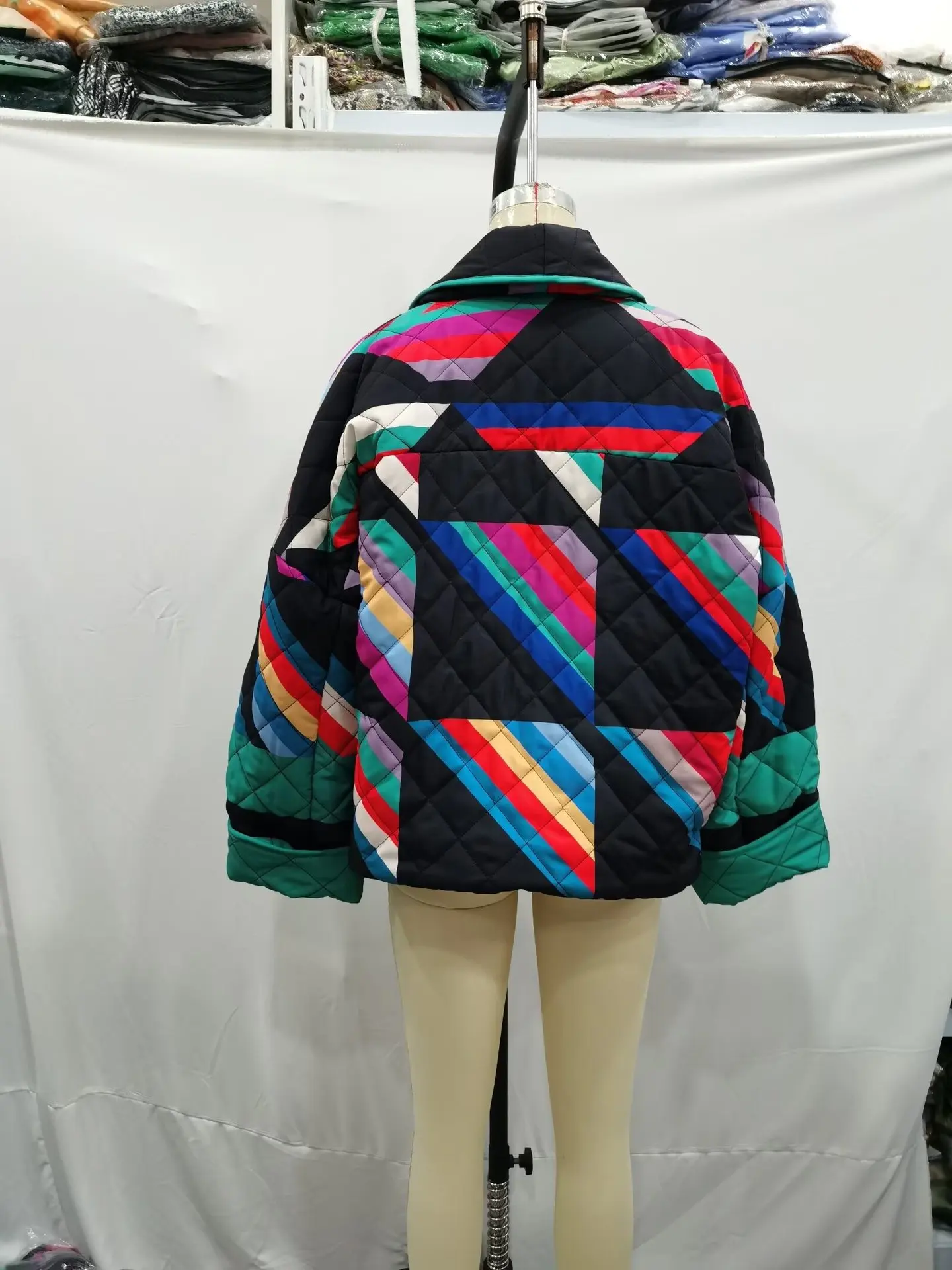 Women's Autumn Winter New Arrival Printed Casual Style Polyester Fabric Street Fashion Large Size Loose Splicing Cotton Jacket
Women's Autumn Winter New Arrival Printed Casual Style Polyester Fabric Street Fashion Large Size Loose Splicing Cotton Jacket