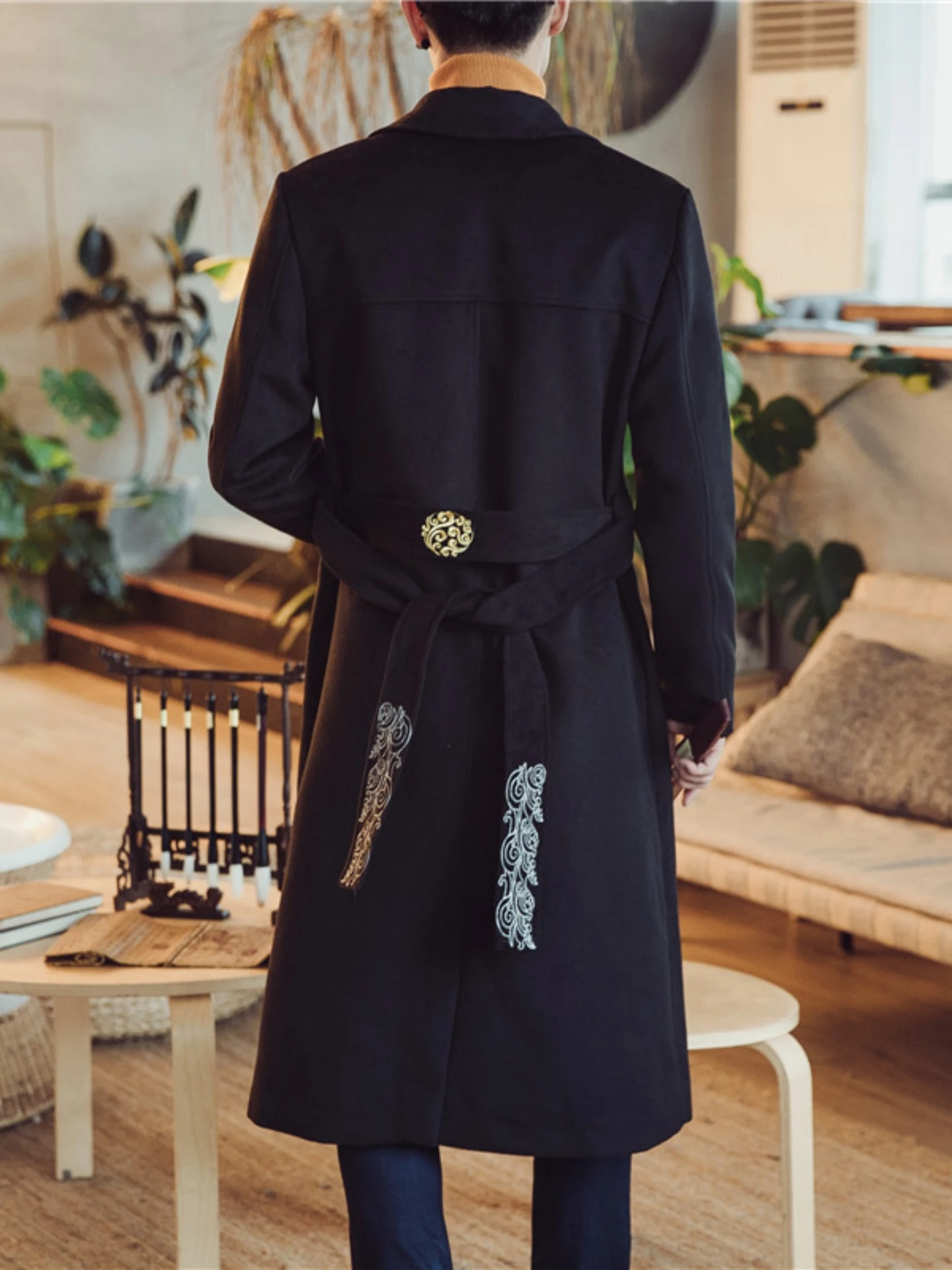 Thiened Men's Woolen Coat Mid-Length Over-Knee Windbreaker Autumn Winter Warm Youthful Chinese Sle Embroidered Long Sve
Thiened Men's Woolen Coat Mid-Length Over-Knee Windbreaker Autumn Winter Warm Youthful Chinese Sle Embroidered Long Sve