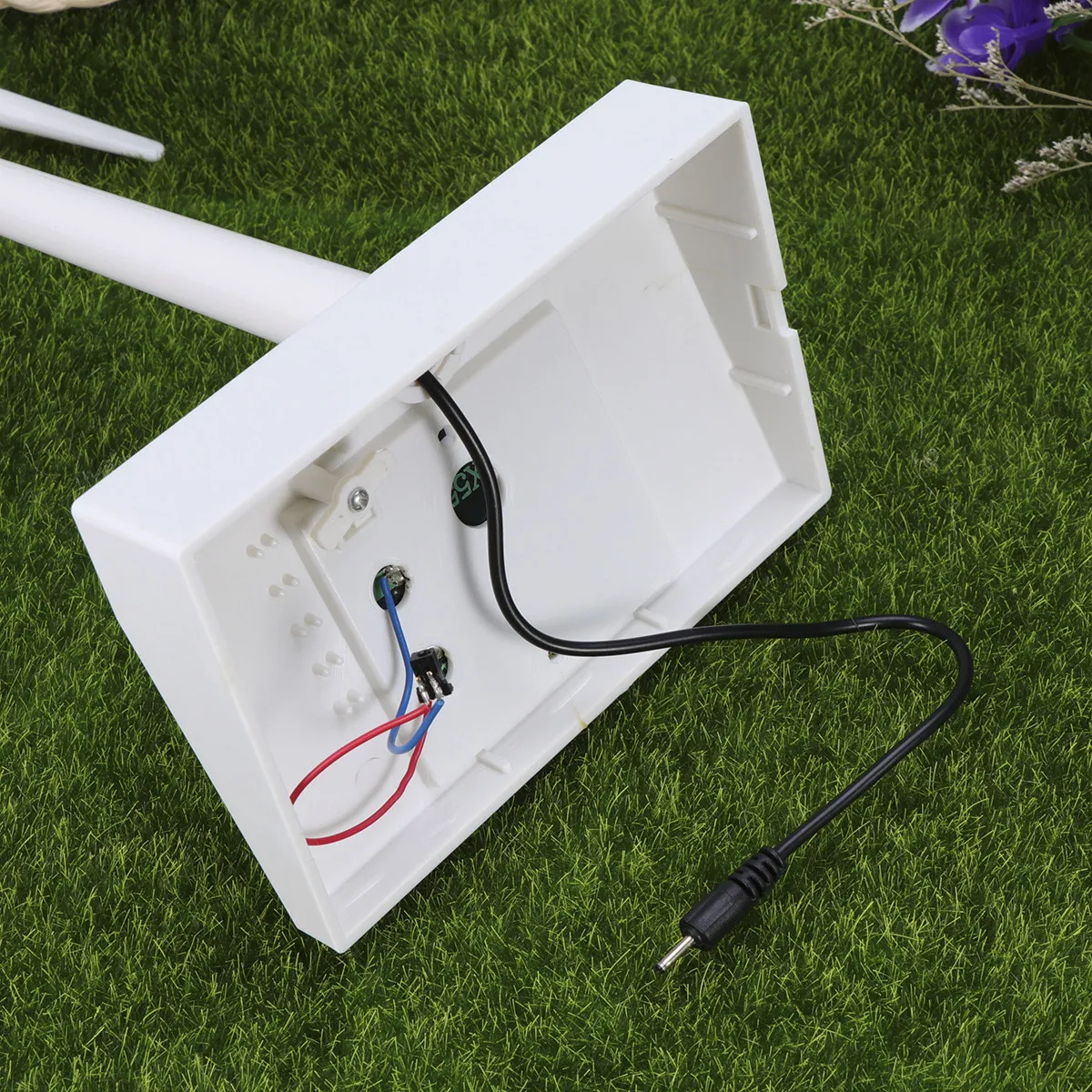 Desktop Wind Turbine ABS Plastic White Solar Powered Educational Desk Decor Turbine for Office Bedroom Learning Fun
Desktop Wind Turbine ABS Plastic White Solar Powered Educational Desk Decor Turbine for Office Bedroom Learning Fun