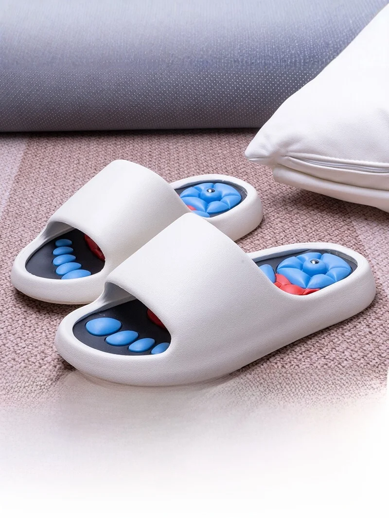 Men's Summer Slip-On Slippers Indoor Home Bathing Foot Massage Outdoor Wear Anti-Slip Beach Sandals Comfortable Casual Shoes
Men's Summer Slip-On Slippers Indoor Home Bathing Foot Massage Outdoor Wear Anti-Slip Beach Sandals Comfortable Casual Shoes