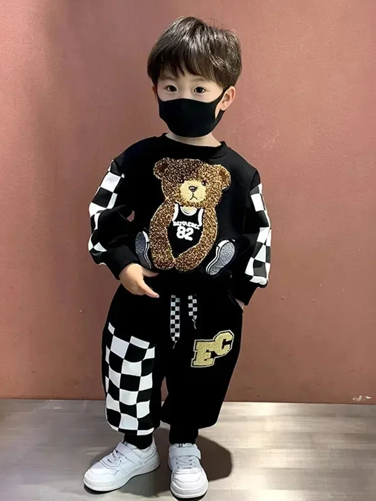 O-neck Patchwork Sweatshirt Kids Conjunto Print Bear Long Sleeve Tops Boys 2 Piece Sets New Children Lace Up Jogger Pants Outfit
O-neck Patchwork Sweatshirt Kids Conjunto Print Bear Long Sleeve Tops Boys 2 Piece Sets New Children Lace Up Jogger Pants Outfit