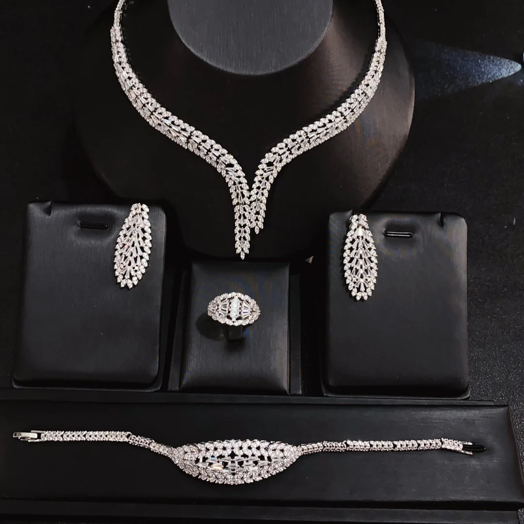 High End Gorgeous Cubic Zirconia Leaf Shape Big Wedding Party Necklace Bridal 4pcs Jewelry Sets for Women
High End Gorgeous Cubic Zirconia Leaf Shape Big Wedding Party Necklace Bridal 4pcs Jewelry Sets for Women