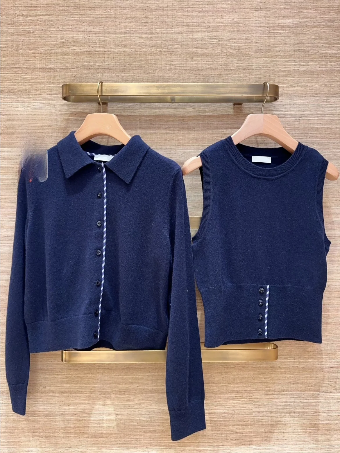 Deep Blue Trimmed Decorative Slim Fit Knitted Vest Sleeveless French Style Women's Fashion Citywalk Elastic round Neck Long S...
Deep Blue Trimmed Decorative Slim Fit Knitted Vest Sleeveless French Style Women's Fashion Citywalk Elastic round Neck Long S...