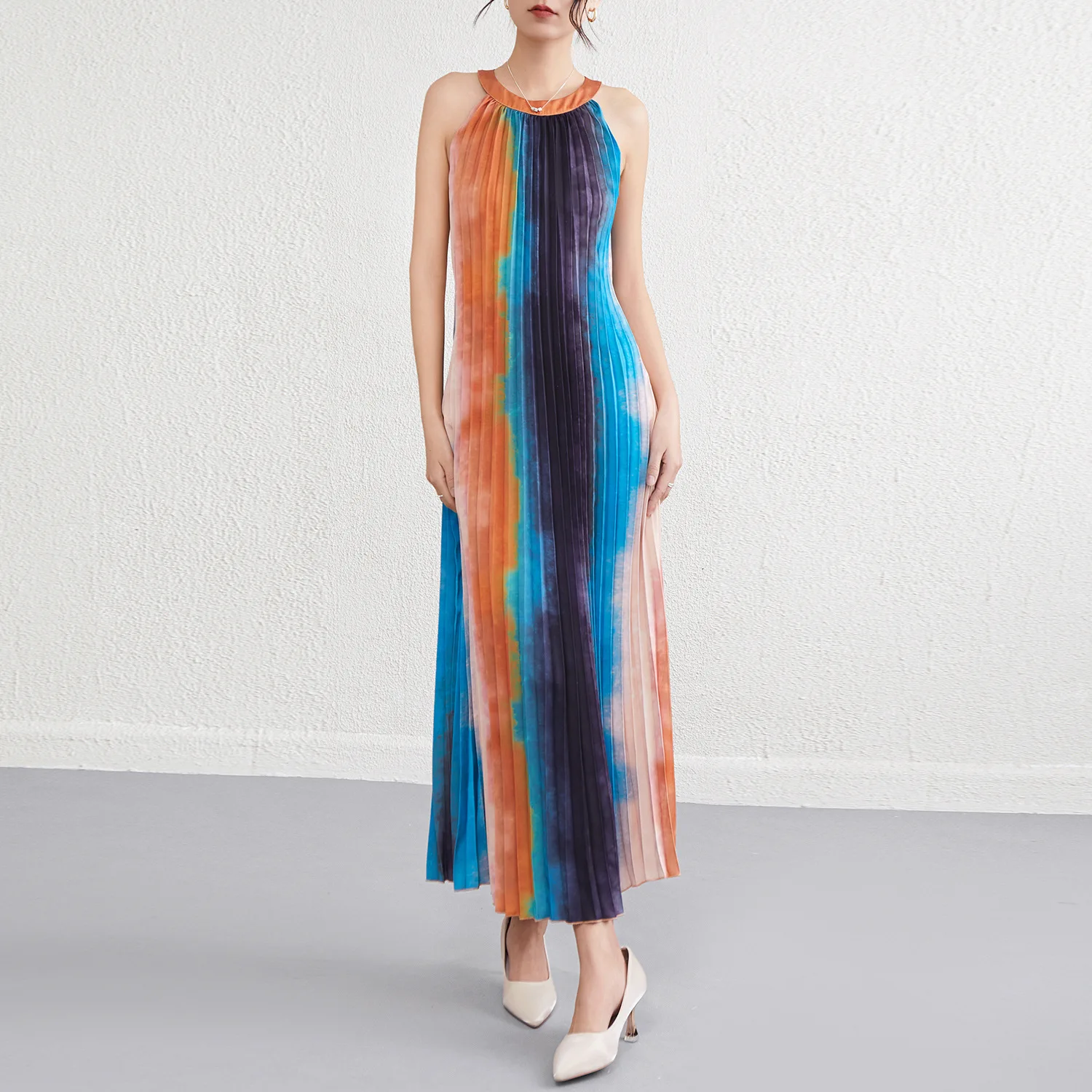 Long Pleated Colour Block Dress Tie and Dye Effect Printed Halter Neck Cool Dresses for Summer 2025 Casual Holiday Clothing
Long Pleated Colour Block Dress Tie and Dye Effect Printed Halter Neck Cool Dresses for Summer 2025 Casual Holiday Clothing