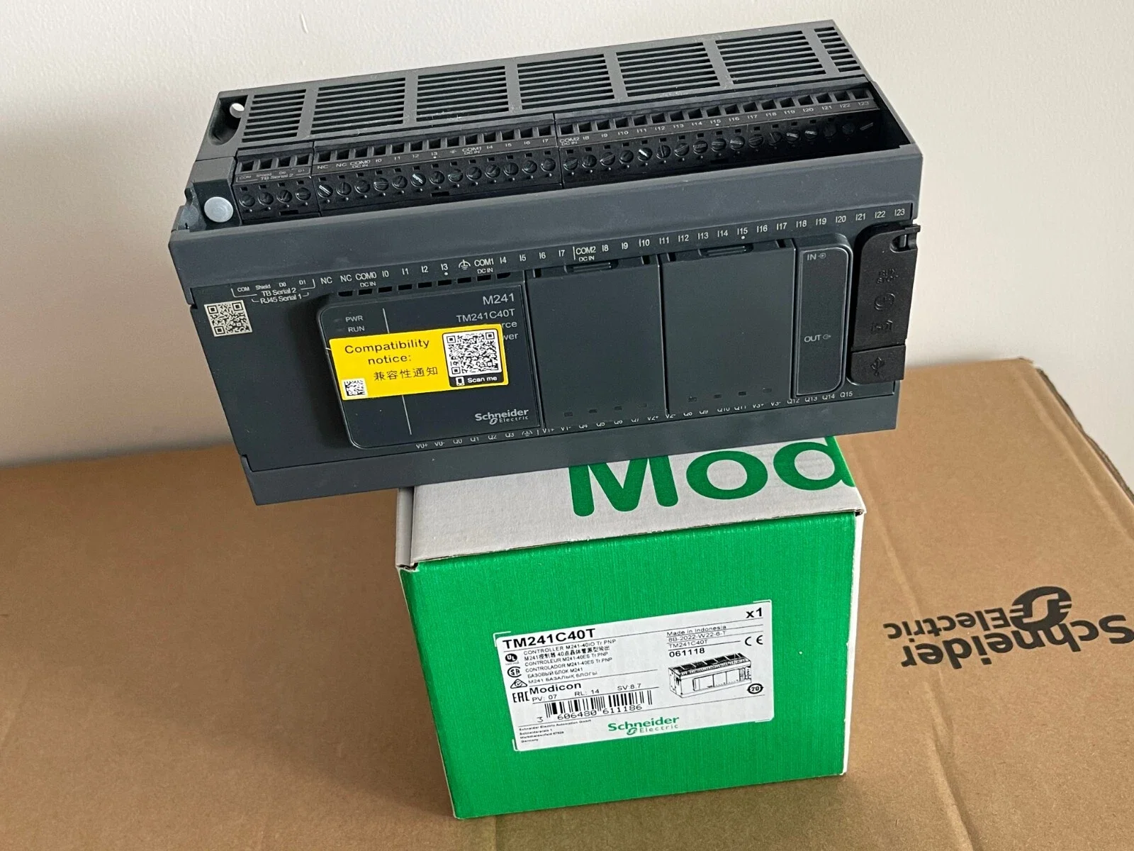 Логический контроллер TM241C40T, Modicon M241, 40 входов/выходов, транзисторный, PNP
Логический контроллер TM241C40T, Modicon M241, 40 входов/выходов, транзисторный, PNP