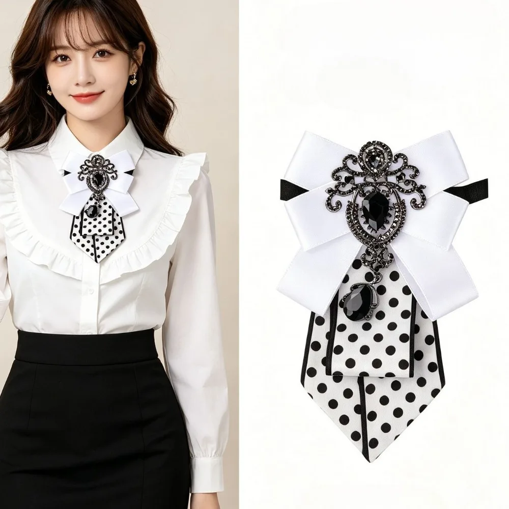 Rhinestone Fabric Bow Tie for Men Women Business Shirt Fashion Neck Tie Wedding Collar Pins Elegant Accessories Jewelry Gifts
Rhinestone Fabric Bow Tie for Men Women Business Shirt Fashion Neck Tie Wedding Collar Pins Elegant Accessories Jewelry Gifts