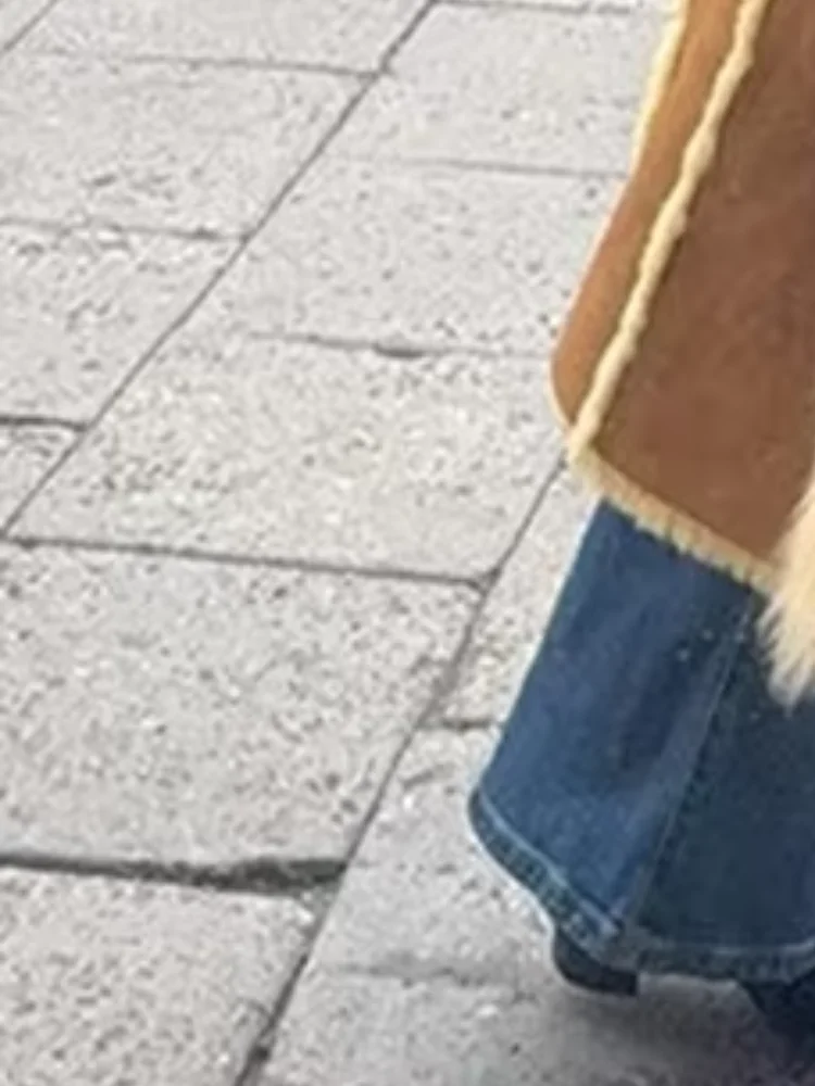 Fashion Faux Fur Collar Suede Long Coat Women Full Sleeve Pocket Patchwork Female Jacket 2025 Autumn Winter Lady Slim Outwear
Fashion Faux Fur Collar Suede Long Coat Women Full Sleeve Pocket Patchwork Female Jacket 2025 Autumn Winter Lady Slim Outwear