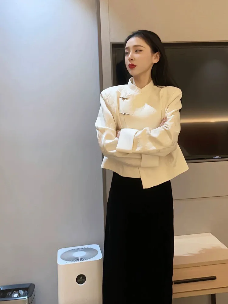 plus Size Women's Traditional Chinese Style Jacket Spring Autumn New Flower Pattern Embroidery Button Slimming Western Style Top
plus Size Women's Traditional Chinese Style Jacket Spring Autumn New Flower Pattern Embroidery Button Slimming Western Style Top