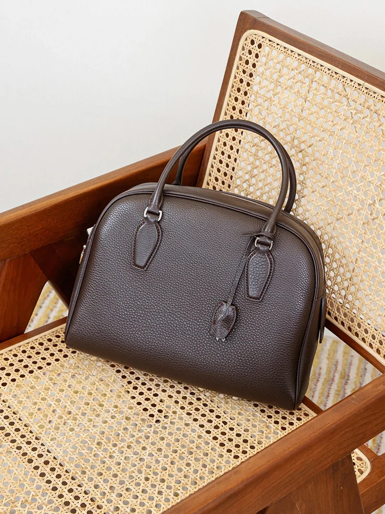 Женская сумка Ele Commuter, универсальная сумка-тоут цвета дерева, роскошный коврик, высококачественная Sensation, новинка 2025, Sle
Женская сумка Ele Commuter, универсальная сумка-тоут цвета дерева, роскошный коврик, высококачественная Sensation, новинка 2025, Sle