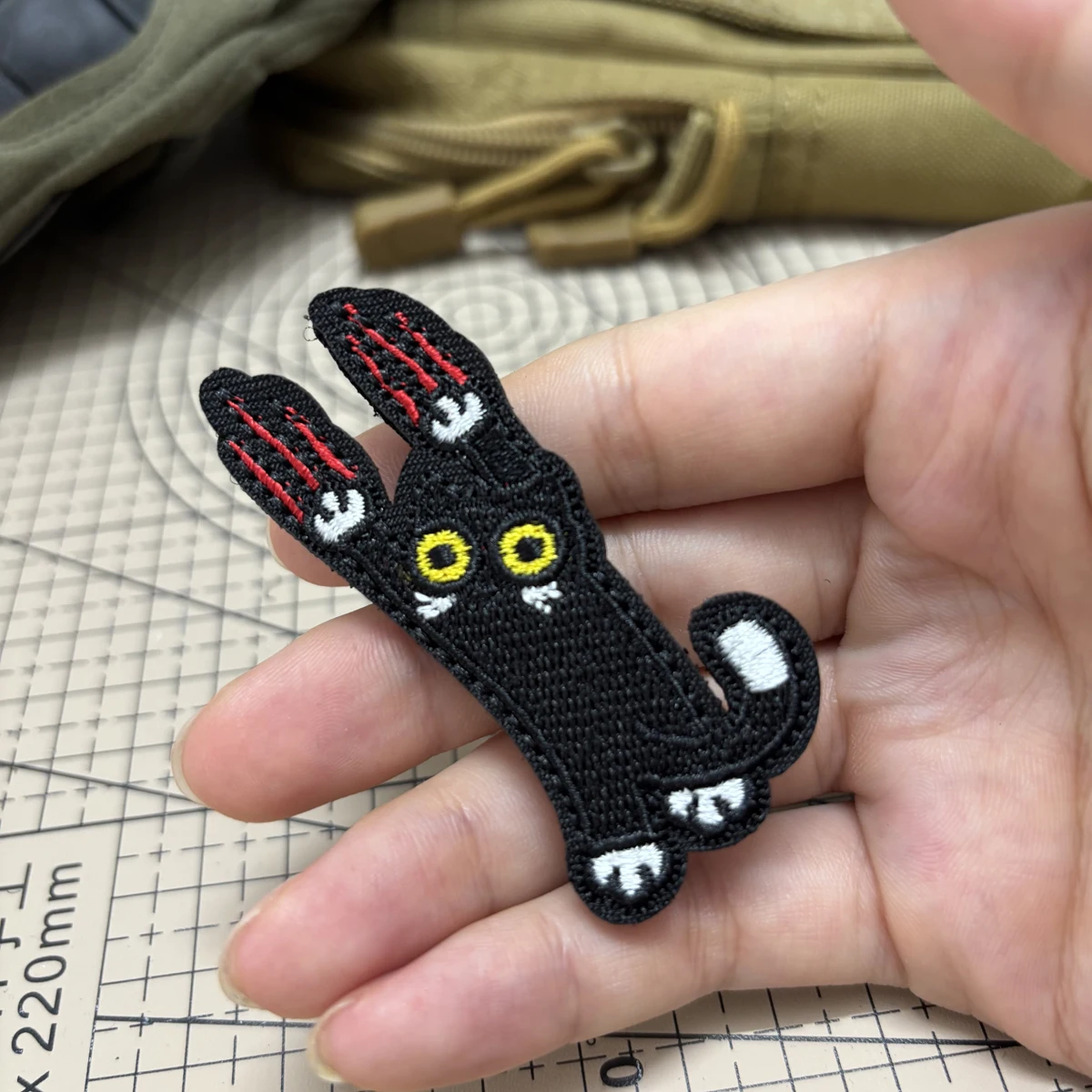 Sports climbing Scratch Black Cat Embroidered Patch with Hook & Loop Cute Kitten Clawing Morale Badge for Jacket, Backpack
Sports climbing Scratch Black Cat Embroidered Patch with Hook & Loop Cute Kitten Clawing Morale Badge for Jacket, Backpack
