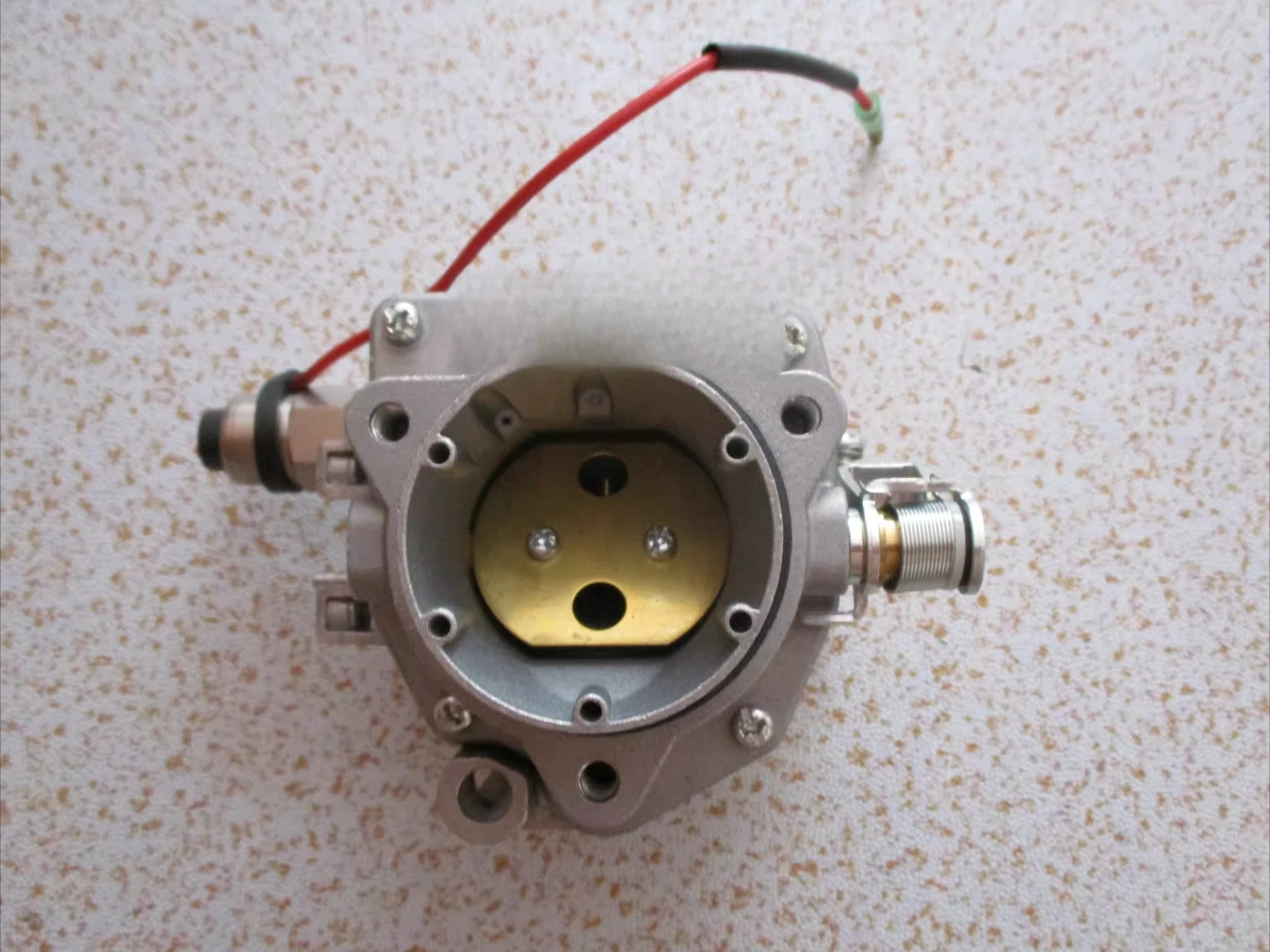 HW310 carburetor EH65 carburetor Electric King two-cylinder power welding machine carburetor made in china
HW310 carburetor EH65 carburetor Electric King two-cylinder power welding machine carburetor made in china
